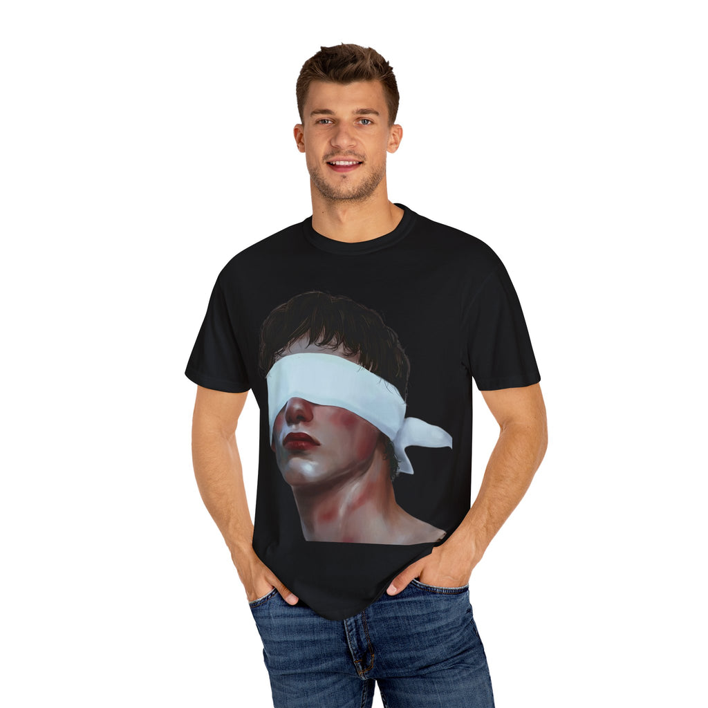 Cool Blindfolded Art Tee, Unique Graphic T-Shirt, Unisex Fashion Top, Summer Casual Wear, Gift for Art Lovers